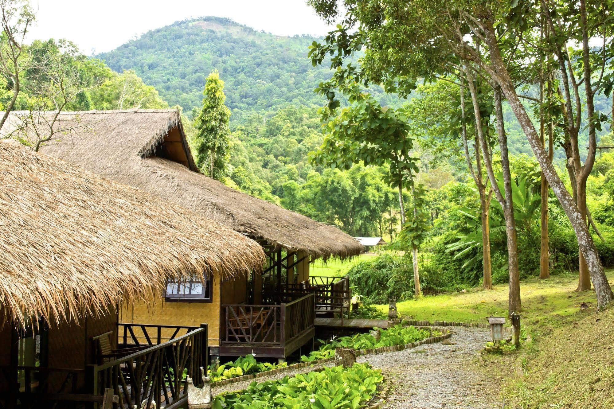 Hmong Hilltribe Lodge Mae Rim Dış mekan fotoğraf