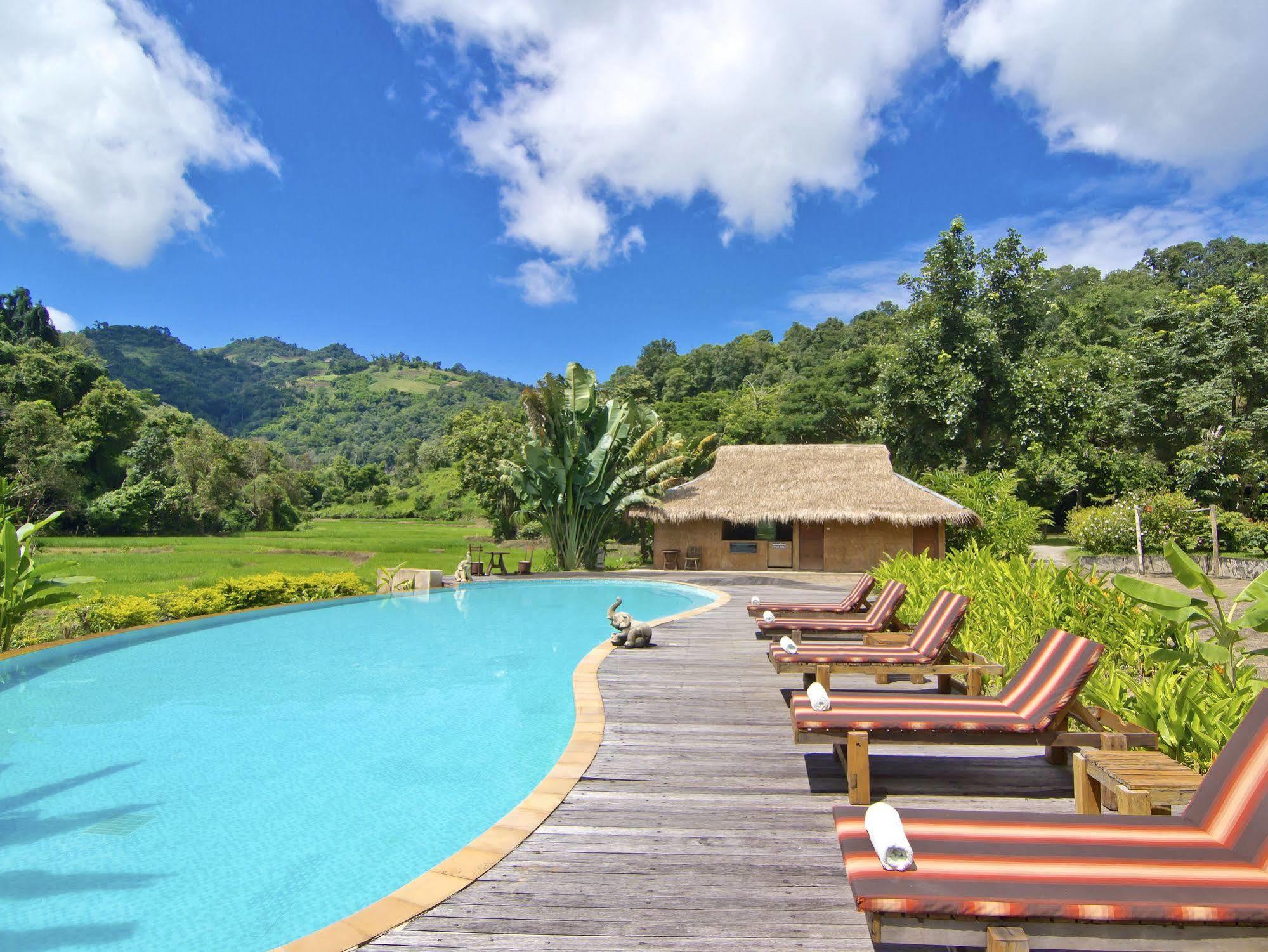 Hmong Hilltribe Lodge Mae Rim Dış mekan fotoğraf